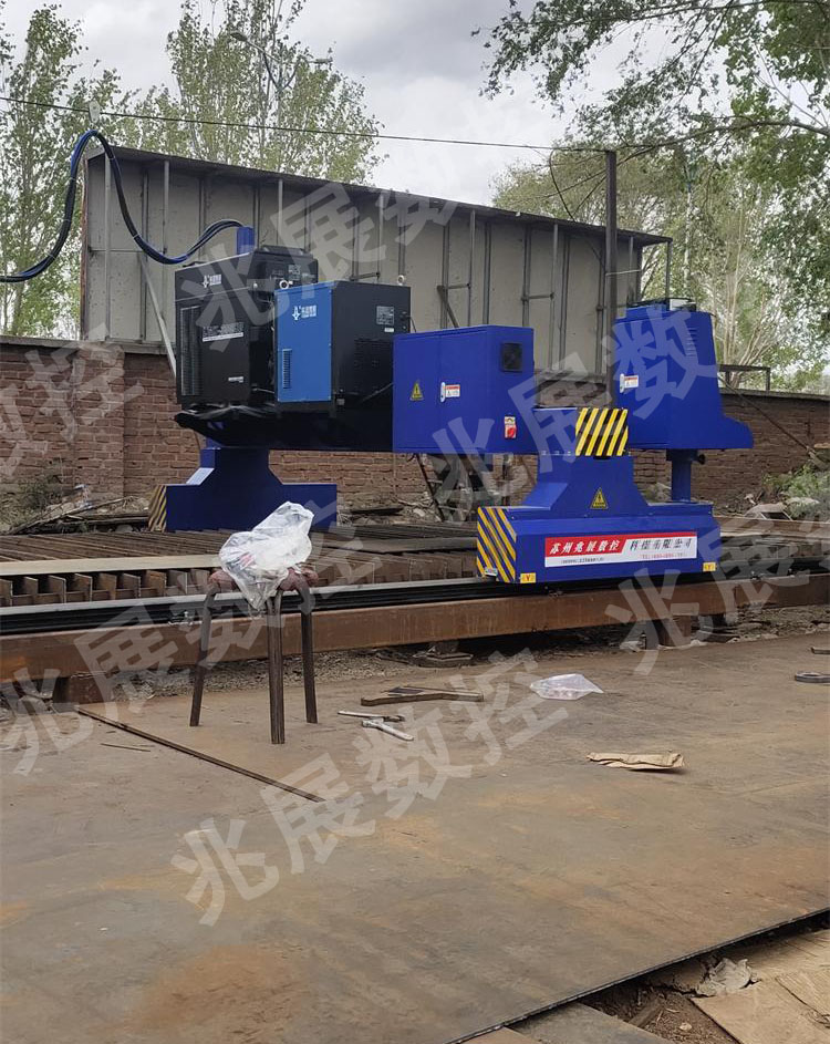 蘇州兆展數(shù)控科技有限公司龍門火焰數(shù)控等離子切割機(jī)